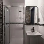 Cambridge House (adults Only)