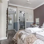 Πανσιόν Cambridge House (adults Only)