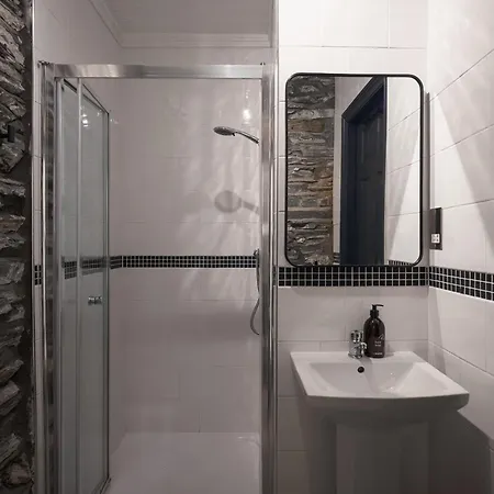 Cambridge House (adults Only)