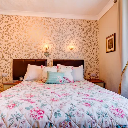 Cambridge House (adults Only) Pensionat 3*