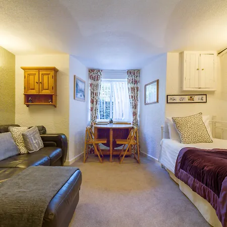 Cambridge House (adults Only)