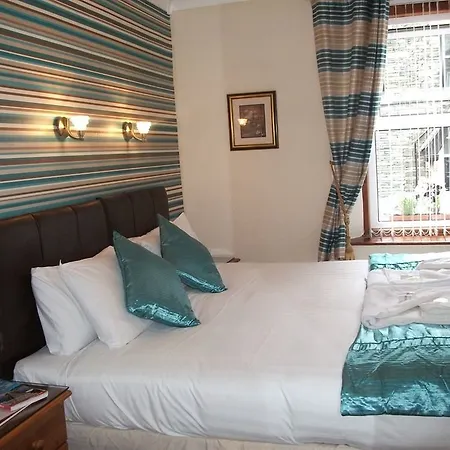Penzion Cambridge House (adults Only) 3*