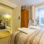 Cambridge House (adults Only)