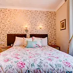 Cambridge House (adults Only) Pensión 3*